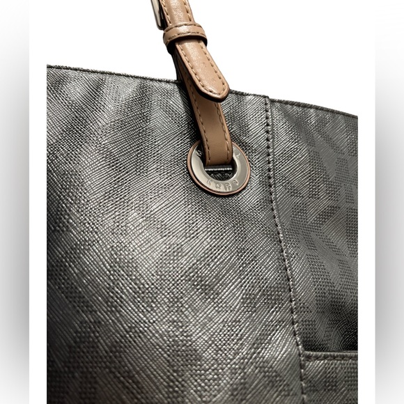 Michael Kors Signature Logo Tote Bag - Picture 9 of 10